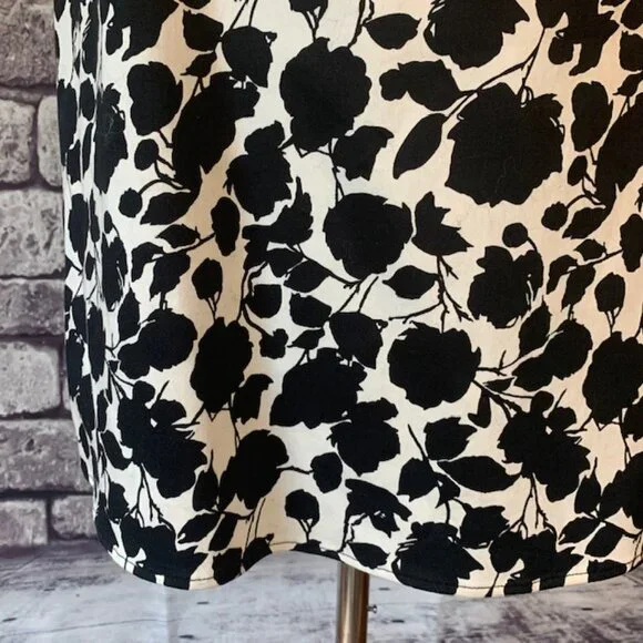 BCBG Black & White Dress Size 8 - Picture 4 of 12